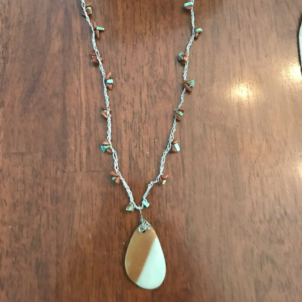 Mult-color turquoise pendant necklace